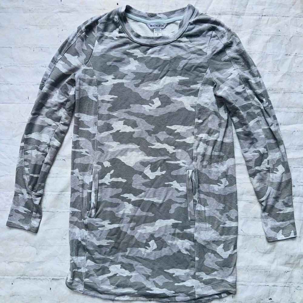 EUC Women’s SP Athleta Womens Gray Camo Luxe Balance Sweatshirt Athletic Dress
